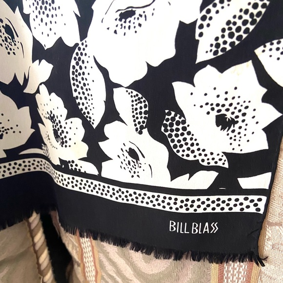 BILL BLASS Scarf 57” Black White Silk Classic Beauty, Gorgeous Detail Like New! - Picture 1 of 6